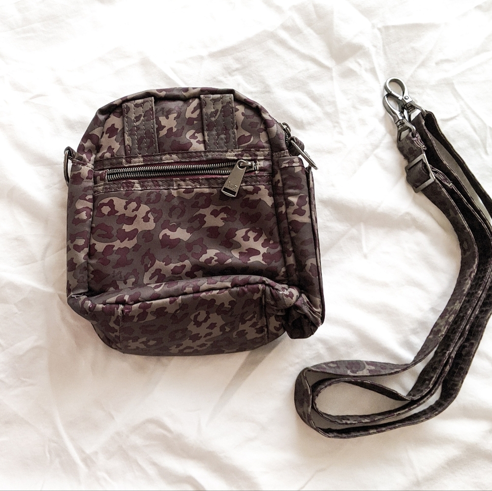 LUG Can Can Leopard Berry Traveler Bag - Picture 7 of 7